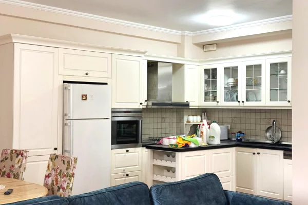 Shtepi ne shitje Apartament ne Tirane, 2+1, Mobilimi E mobiluar, Pagesa 249,000  Euro.