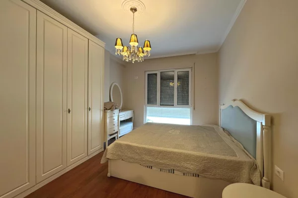 Shtepi ne shitje Apartament ne Tirane, 2+1, Mobilimi E mobiluar, Pagesa 249,000  Euro.