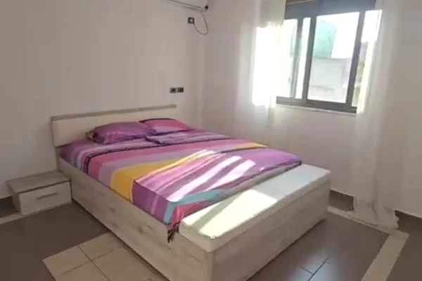 Shtepi me qera Apartament ne Tirane, 1+1, Mobilimi E mobiluar, Pagesa 500  Euro.