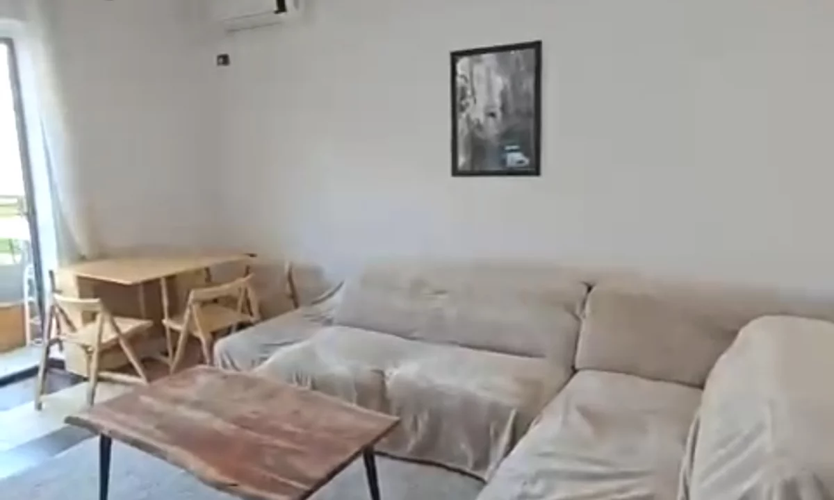 Shtepi me qera Apartament ne Tirane, 1+1, Mobilimi E mobiluar, Pagesa 500  Euro.