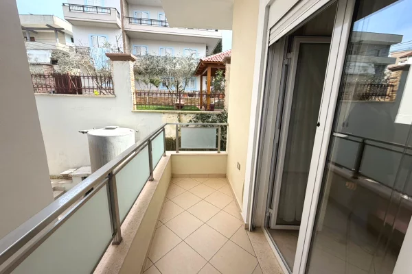 Shtepi me qera Apartament ne Tirane, 1+1, Mobilimi E mobiluar, Pagesa 400  Euro.