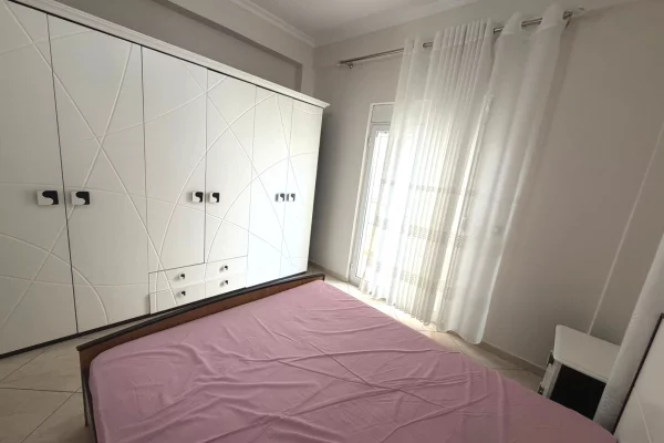 Shtepi me qera Apartament ne Tirane, 1+1, Mobilimi E mobiluar, Pagesa 400  Euro.