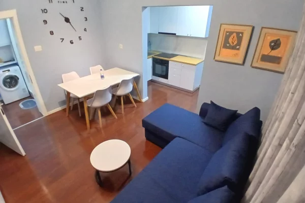 Shtepi me qera Apartament ne Tirane, 1+1, Mobilimi E mobiluar, Pagesa 50,000  Leke.