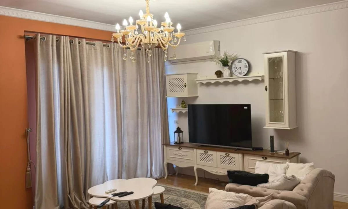 Shtepi me qera Apartament ne Tirane, 2+1, Mobilimi E mobiluar, Pagesa 75,000  Leke.