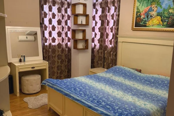 Shtepi me qera Apartament ne Tirane, 2+1, Mobilimi E mobiluar, Pagesa 75,000  Leke.