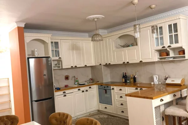 Shtepi me qera Apartament ne Tirane, 2+1, Mobilimi E mobiluar, Pagesa 75,000  Leke.