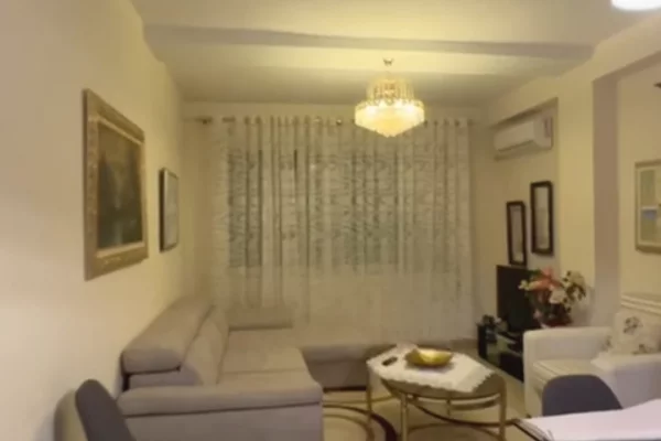 Jepet me qera apartament 1+1 ne zonen e ish-bllokut