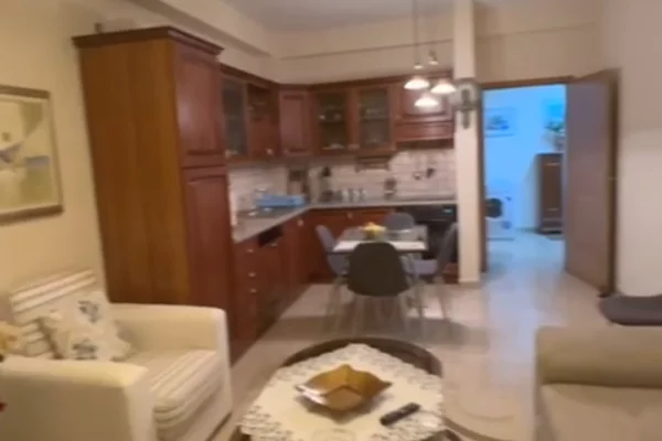 Shtepi me qera Apartament ne Tirane, 1+1, Mobilimi E mobiluar, Pagesa 700  Euro.