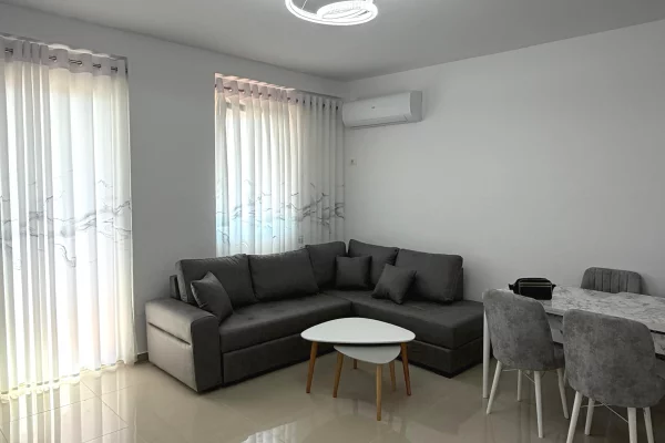 Shtepi me qera Apartament ne Tirane, 1+1, Mobilimi E mobiluar, Pagesa 48,000  Leke.