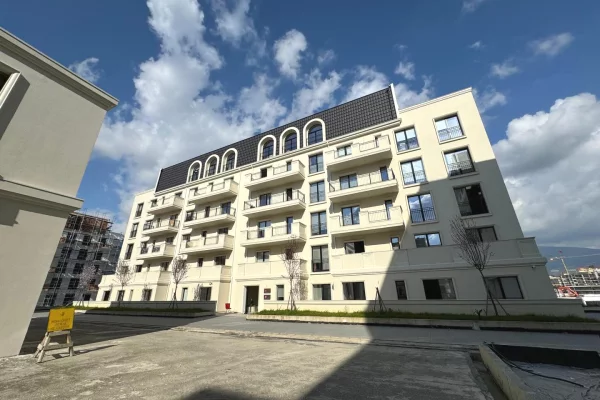 Shtepi ne shitje Apartament ne Tirane, 1+1, Mobilimi Bosh, pa mobiluar, Pagesa 112,000  Euro.