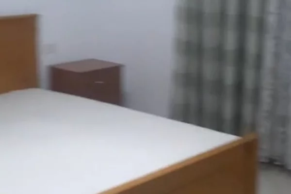 Shtepi me qera Apartament ne Tirane, 2+1, Mobilimi E mobiluar, Pagesa 50,000  Leke.