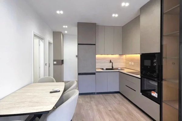 Shtepi me qera Apartament ne Tirane, 2+1, Mobilimi E mobiluar, Pagesa 900  Euro.