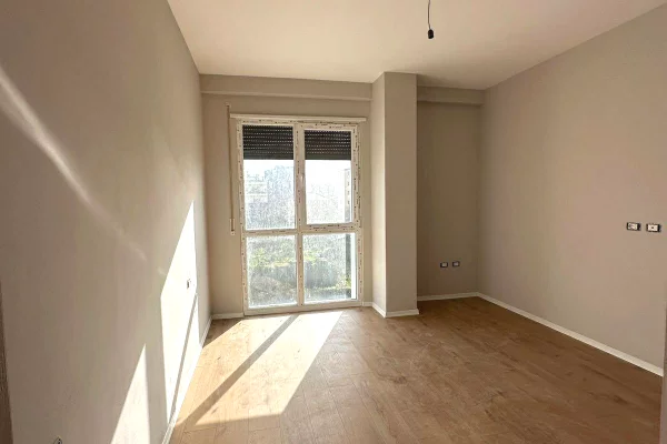 Shtepi me qera Apartament ne Tirane, 2+1, Mobilimi Bosh, pa mobiluar, Pagesa 50,000  Leke.