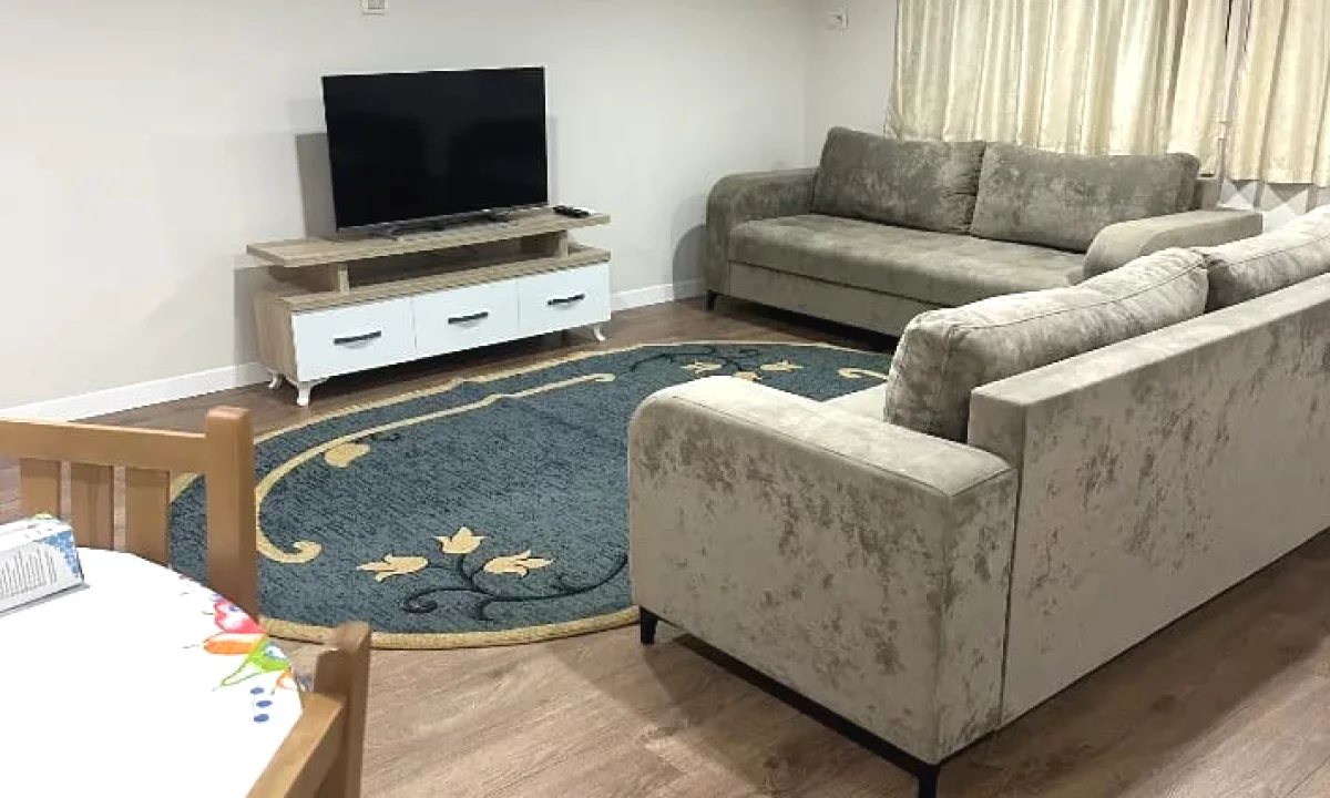 Shtepi me qera Apartament ne Tirane, 1+1, Mobilimi E mobiluar, Pagesa 40,000  Leke.