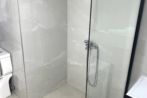 Shtepi me qera Apartament ne Tirane, 1+1, Mobilimi E mobiluar, Pagesa 40,000  Leke.