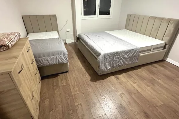 Shtepi me qera Apartament ne Tirane, 1+1, Mobilimi E mobiluar, Pagesa 40,000  Leke.