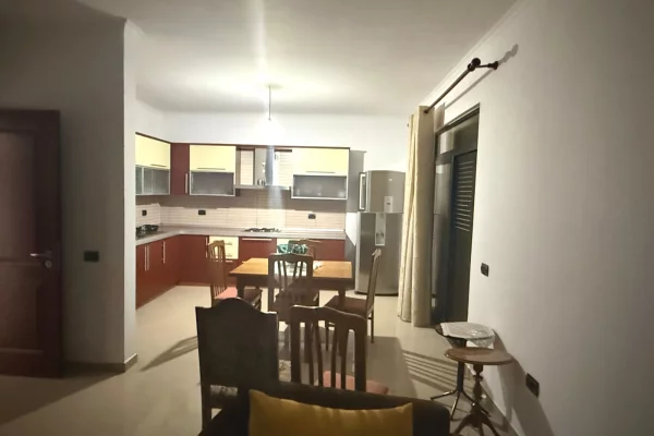 Shtepi me qera Apartament ne Tirane, 3+1, Mobilimi E mobiluar, Pagesa 800  Euro.
