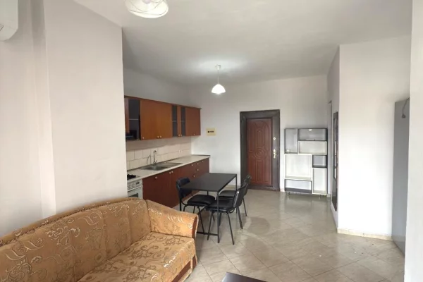 Shtepi ne shitje Apartament ne Tirane, 1+1, Mobilimi E mobiluar, Pagesa 88,000  Euro.