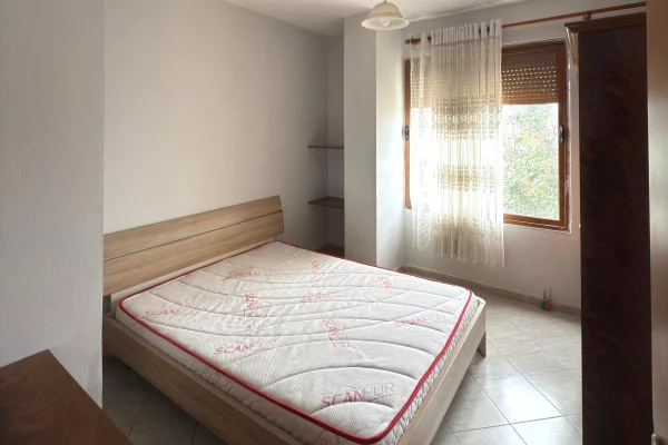 Shtepi ne shitje Apartament ne Tirane, 1+1, Mobilimi E mobiluar, Pagesa 88,000  Euro.