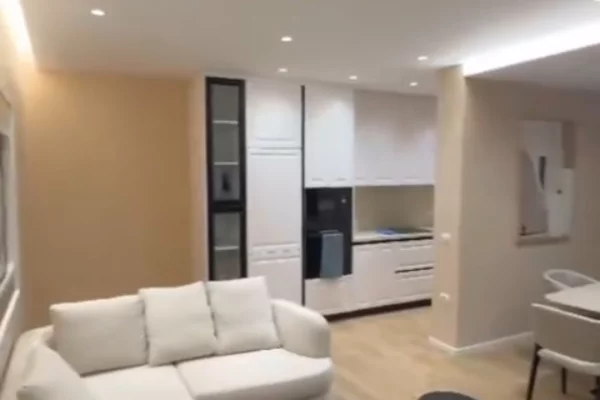 RRUGA E DURRESIT, te Coloseu. Shesim apartament 2+1+2 + post parkimi 