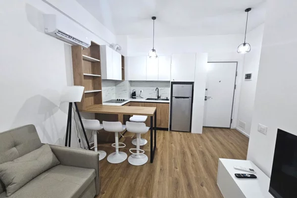 Shtepi me qera Apartament ne Tirane, 1+1, Mobilimi E mobiluar, Pagesa 400  Euro.