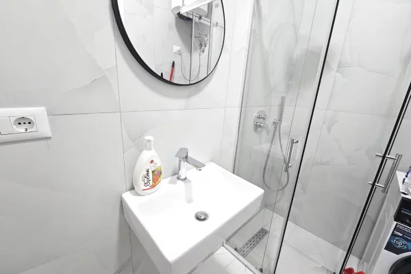 Shtepi me qera Apartament ne Tirane, 1+1, Mobilimi E mobiluar, Pagesa 400  Euro.