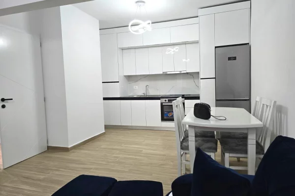 Shtepi me qera Apartament ne Tirane, 1+1, Mobilimi E mobiluar, Pagesa 50,000  Leke.