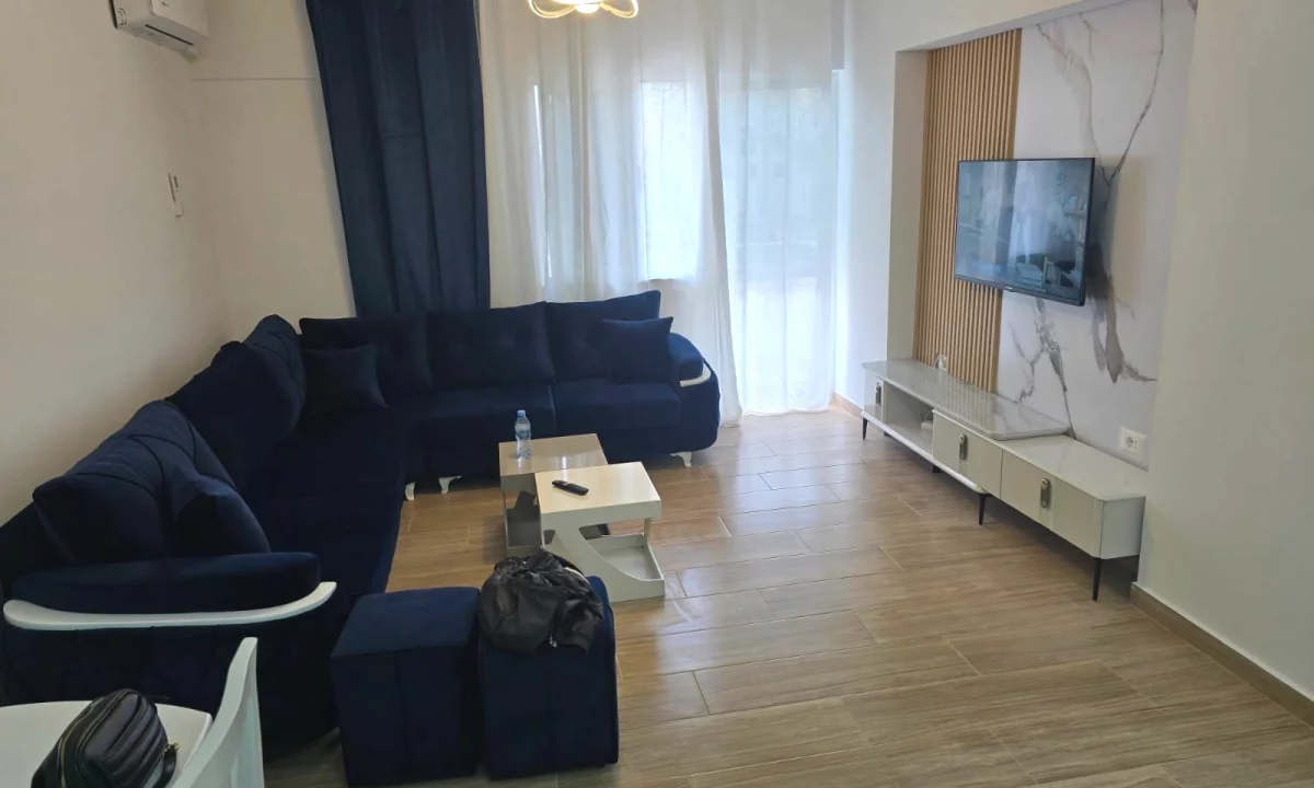 Shtepi me qera Apartament ne Tirane, 1+1, Mobilimi E mobiluar, Pagesa 50,000  Leke.
