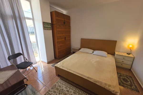 Shtepi me qera Apartament ne Tirane, 1+1, Mobilimi E mobiluar, Pagesa 500  Euro.