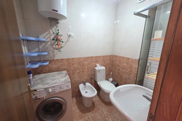 Shtepi me qera Apartament ne Tirane, 1+1, Mobilimi E mobiluar, Pagesa 500  Euro.