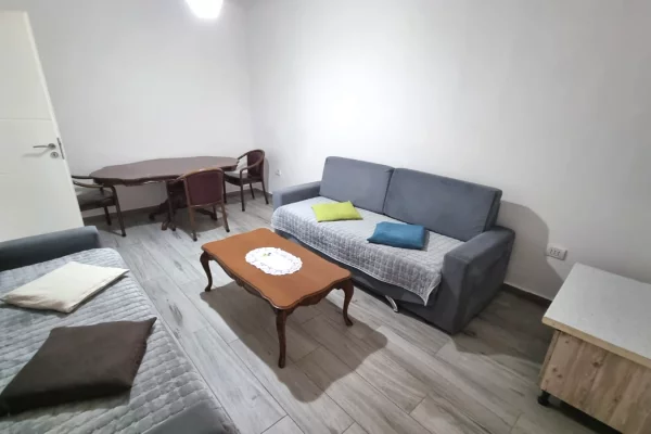Shtepi me qera Apartament ne Tirane, 1+1, Mobilimi E mobiluar, Pagesa 45,000  Leke.