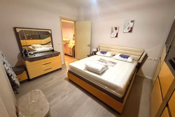 Shtepi me qera Apartament ne Tirane, 2+1, Mobilimi E mobiluar, Pagesa 57,000  Leke.