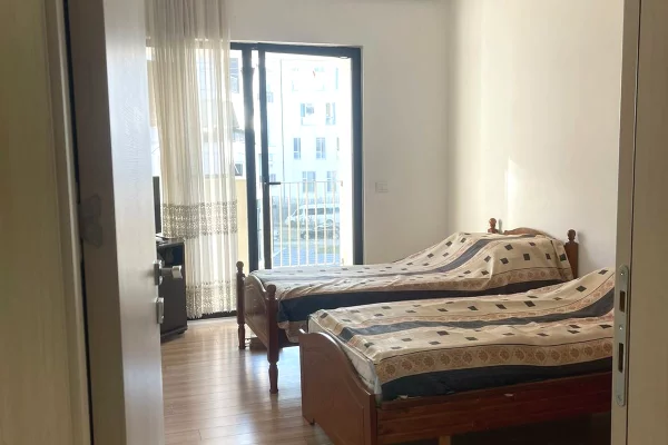 Shtepi ne shitje Apartament ne Tirane, 3+1, Mobilimi E mobiluar, Pagesa 205,000  Euro.