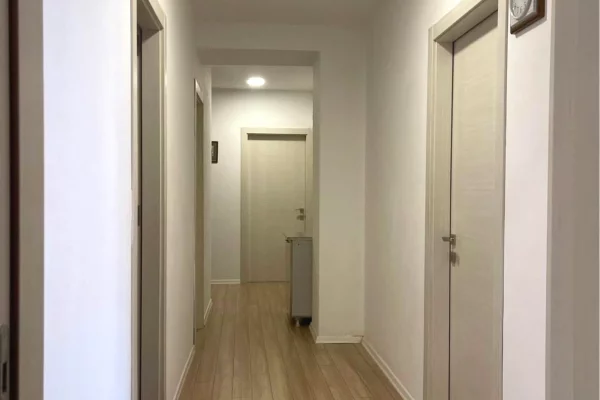 Shtepi ne shitje Apartament ne Tirane, 3+1, Mobilimi E mobiluar, Pagesa 205,000  Euro.