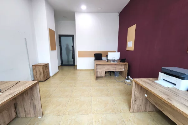 Ambient Zyre me Qira – Myslym Shyri, Tiranë 45,000 LEKE