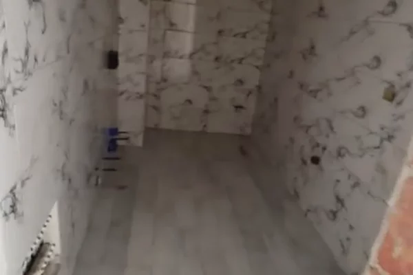 Shtepi ne shitje Apartament ne Durres, 1+1, Mobilimi Bosh, pa mobiluar, Pagesa 77,000  Euro.