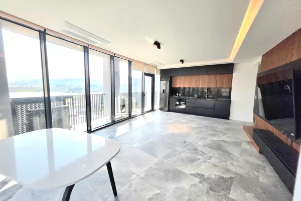 Shtepi ne shitje Apartament ne Tirane, 3+1, Mobilimi Bosh, pa mobiluar, Pagesa 499,000  Euro.