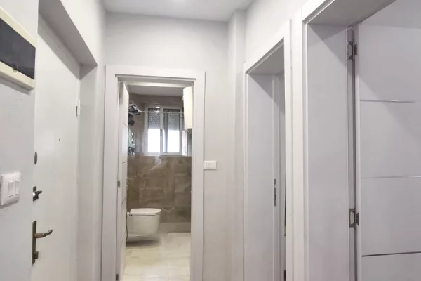 Shtepi me qera Apartament ne Tirane, 2+1, Mobilimi E mobiluar, Pagesa 750  Euro.