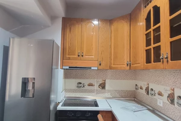 Shtepi me qera Apartament ne Tirane, 2+1, Mobilimi E mobiluar, Pagesa 750  Euro.