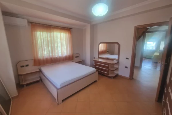 Shtepi ne shitje Shtepi Private ne Durres, 6+1, Mobilimi E mobiluar, Pagesa 210,000  Euro.