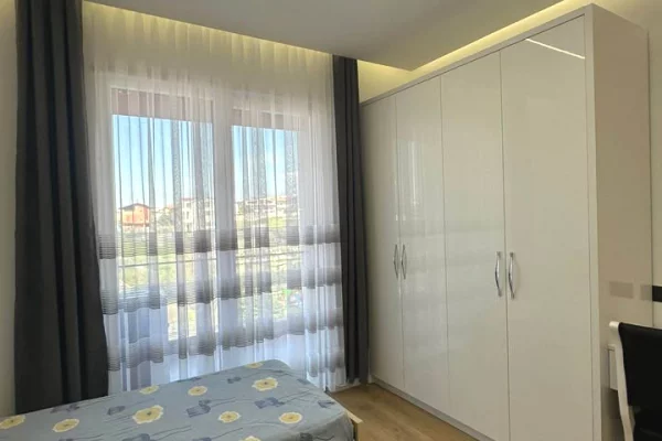 Shtepi me qera Apartament ne Tirane, 2+1, Mobilimi E mobiluar, Pagesa 700  Euro.
