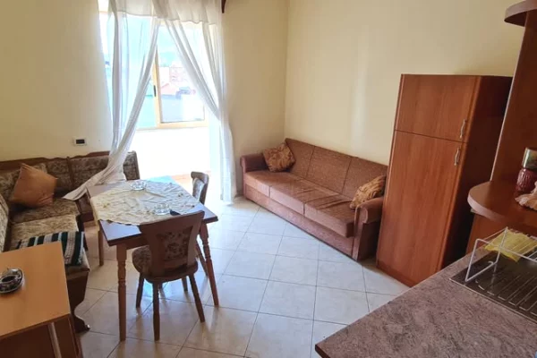 Shtepi me qera Apartament ne Tirane, 2+1, Mobilimi E mobiluar, Pagesa 50,000  Leke.