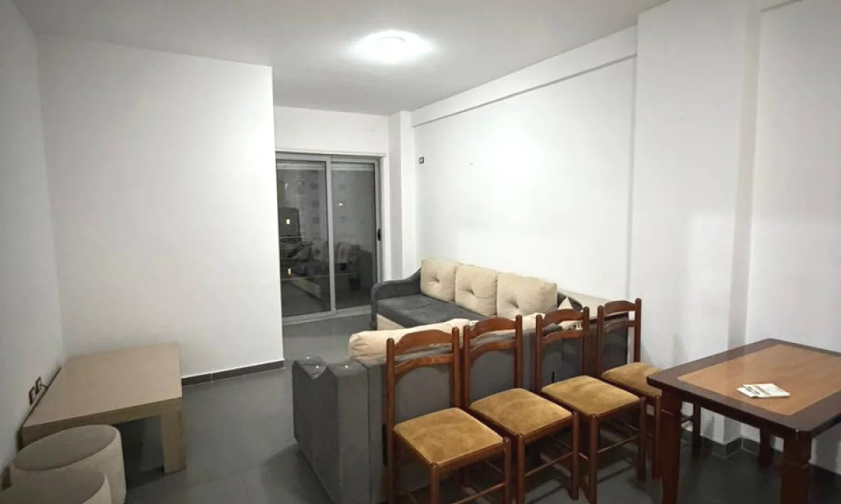 Shtepi me qera Apartament ne Tirane, 2+1, Mobilimi E mobiluar, Pagesa 55,000  Leke.