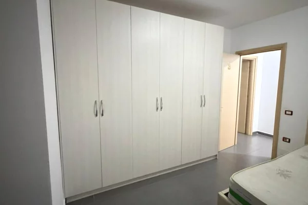 Shtepi me qera Apartament ne Tirane, 2+1, Mobilimi E mobiluar, Pagesa 55,000  Leke.