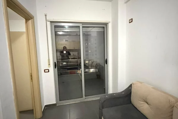 Shtepi me qera Apartament ne Tirane, 2+1, Mobilimi E mobiluar, Pagesa 55,000  Leke.