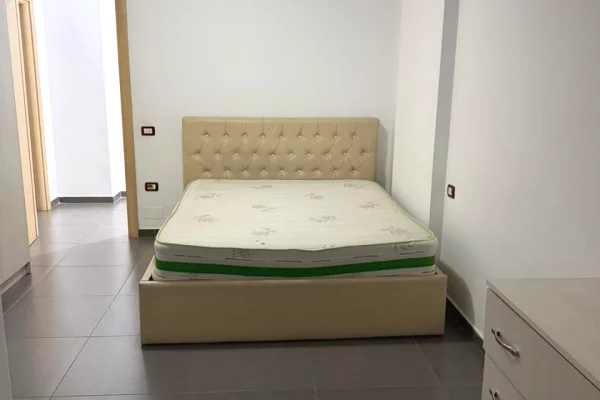 Shtepi me qera Apartament ne Tirane, 2+1, Mobilimi E mobiluar, Pagesa 55,000  Leke.