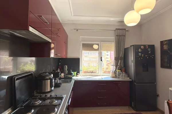 Appartamento in vendita a Tirana 2+1, Arredato