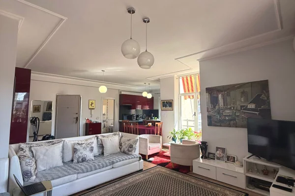 Appartamento in vendita a Tirana 2+1, Arredato