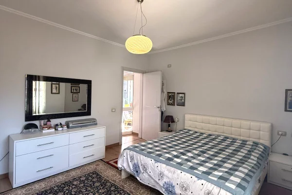 Appartamento in vendita a Tirana 2+1, Arredato