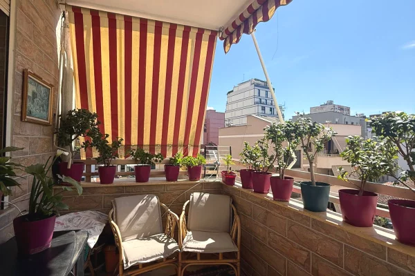 Appartamento in vendita a Tirana 2+1, Arredato